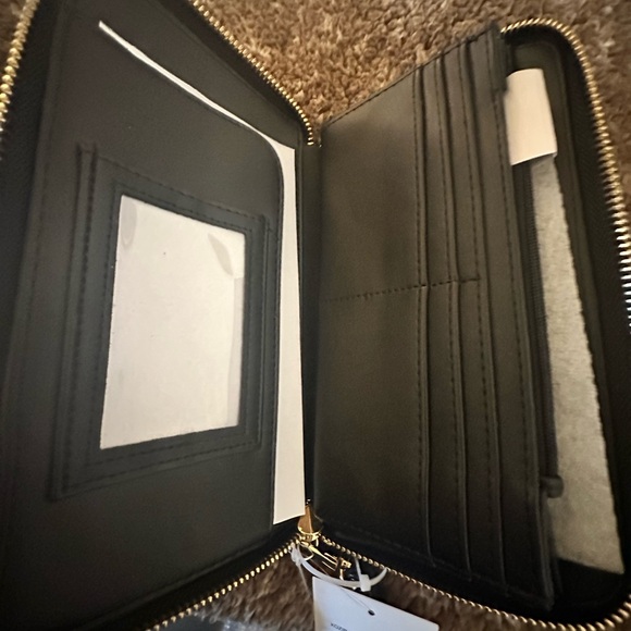Betsey Johnson Zip Around Wallet NWT - Picture 4 of 6